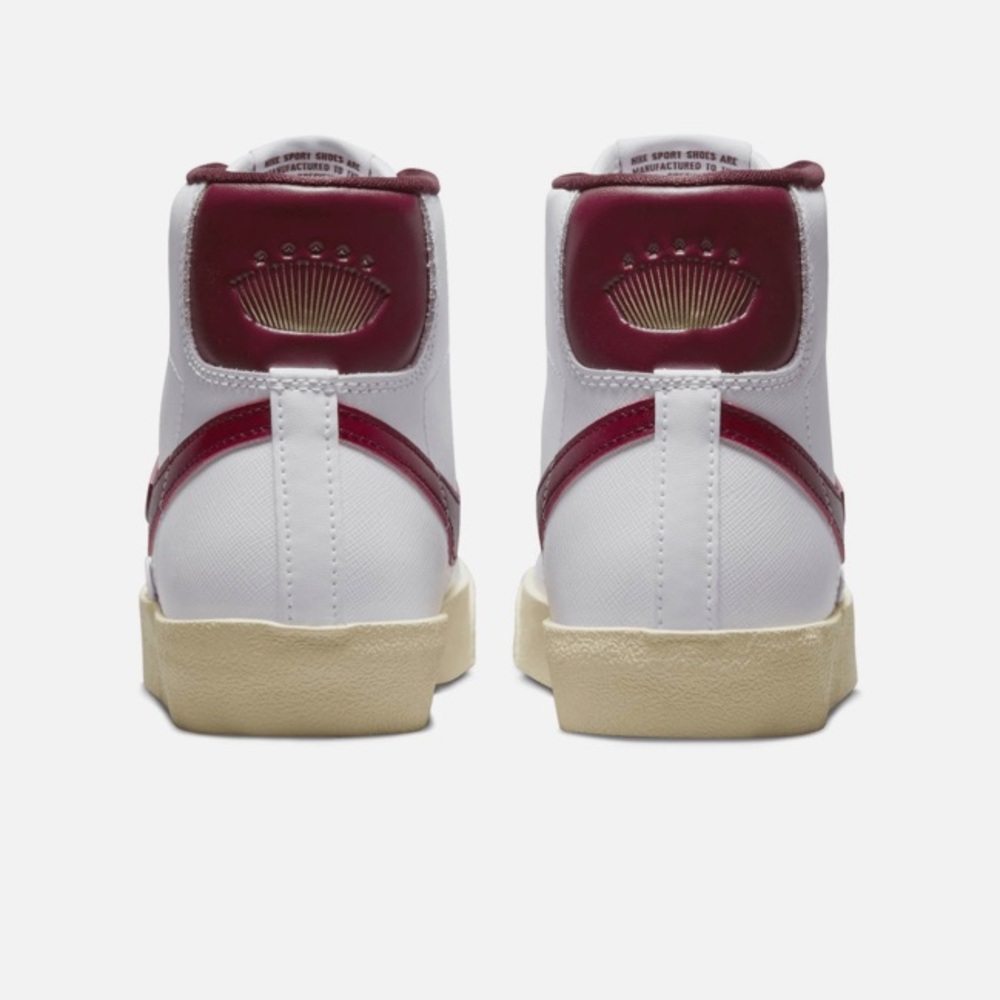 Womens Nike Blazers Mid ‘77 - Picture 2 of 6